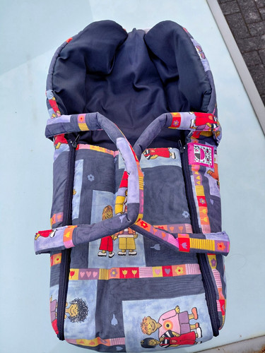 Klassischer kinderwagen - klassischer,